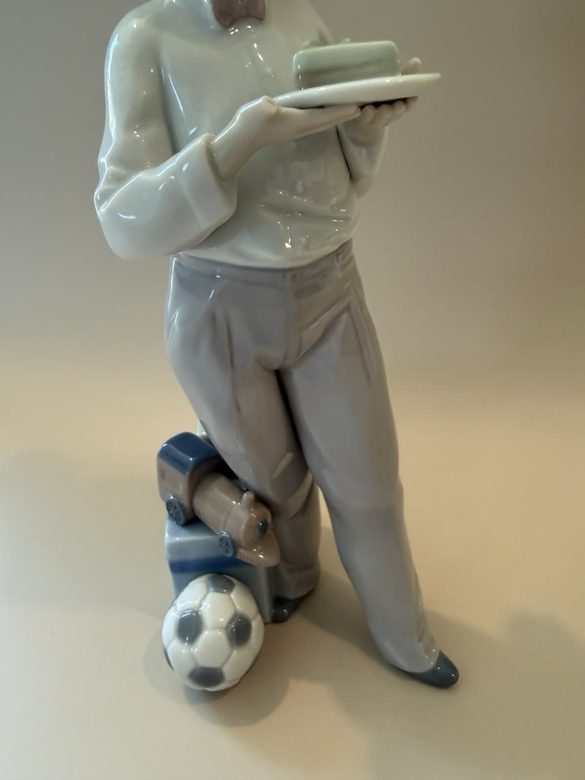 Lladro “Guest of Honor” Porcelain Boy Figurine with Box (Model 5877) - Thumbnail 5