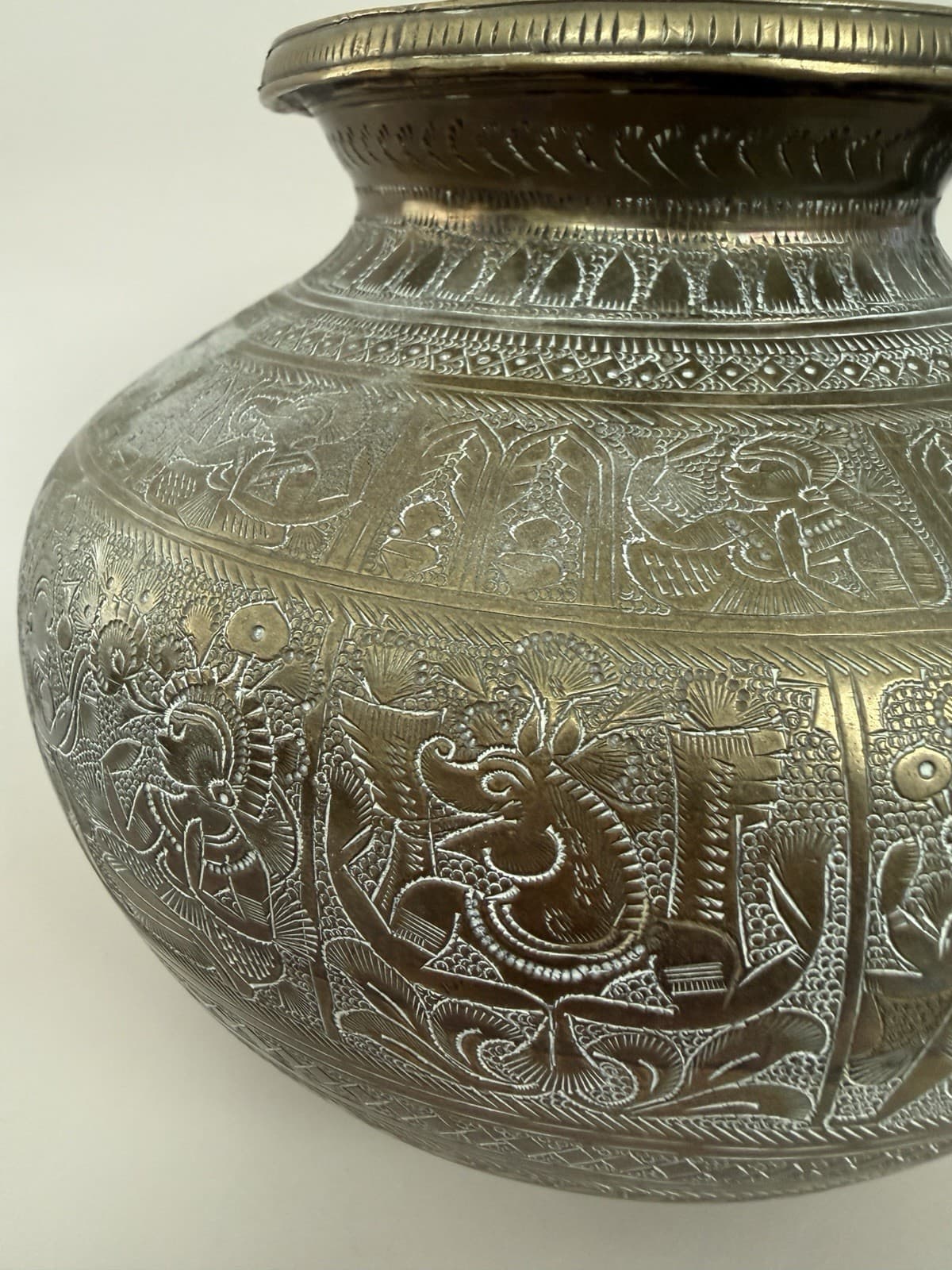 Vintage Hand Carved Indian Brass Lota Pot / Kalash - Thumbnail 2