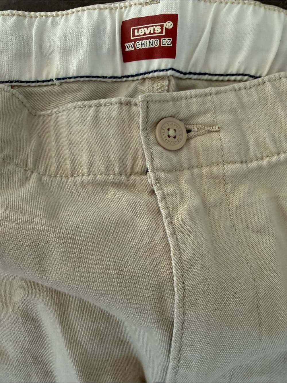 Levi's Men's Casual Khaki Shorts Size XL - Thumbnail 2