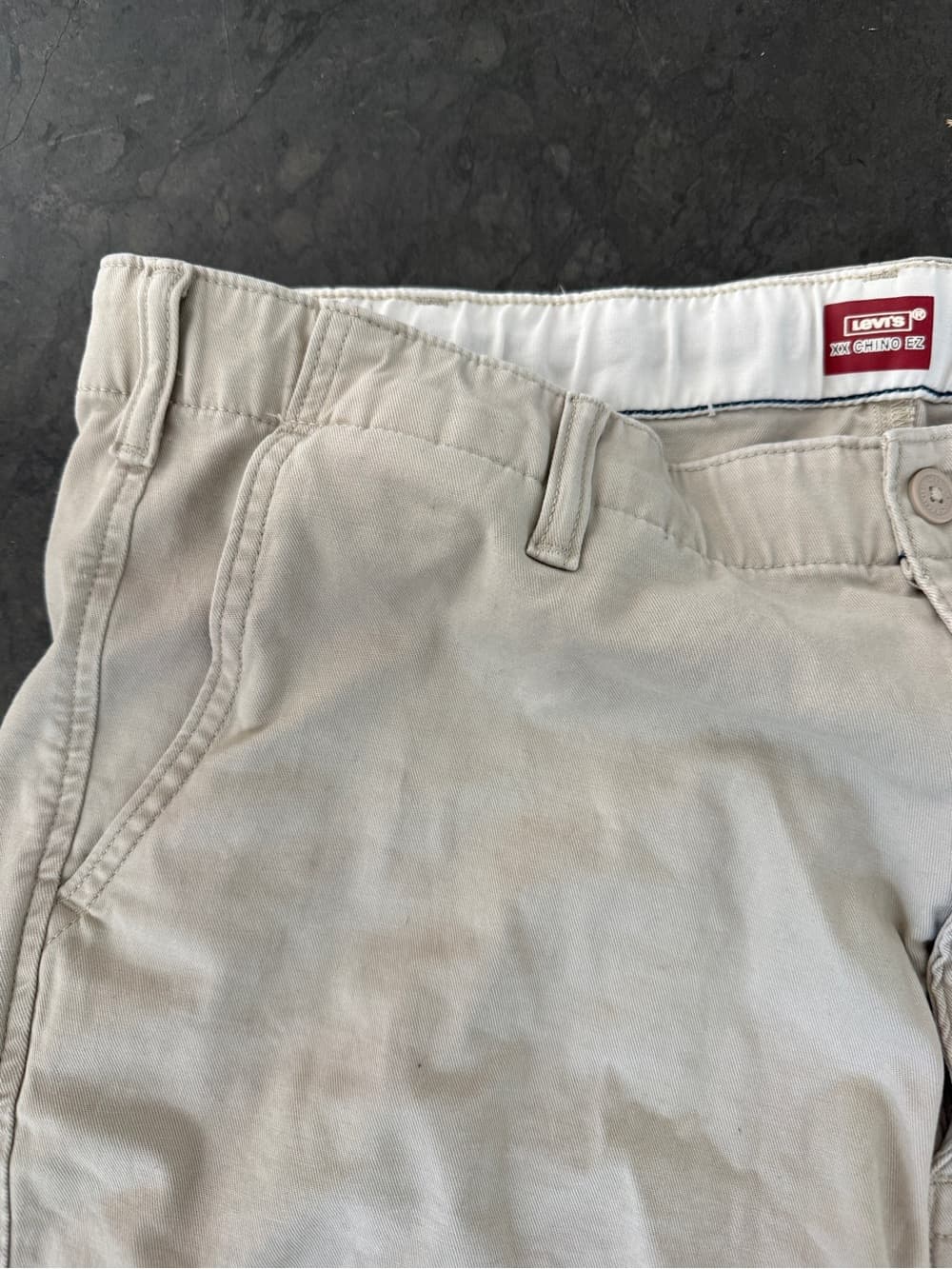 Levi's Men's Casual Khaki Shorts Size XL - Thumbnail 3