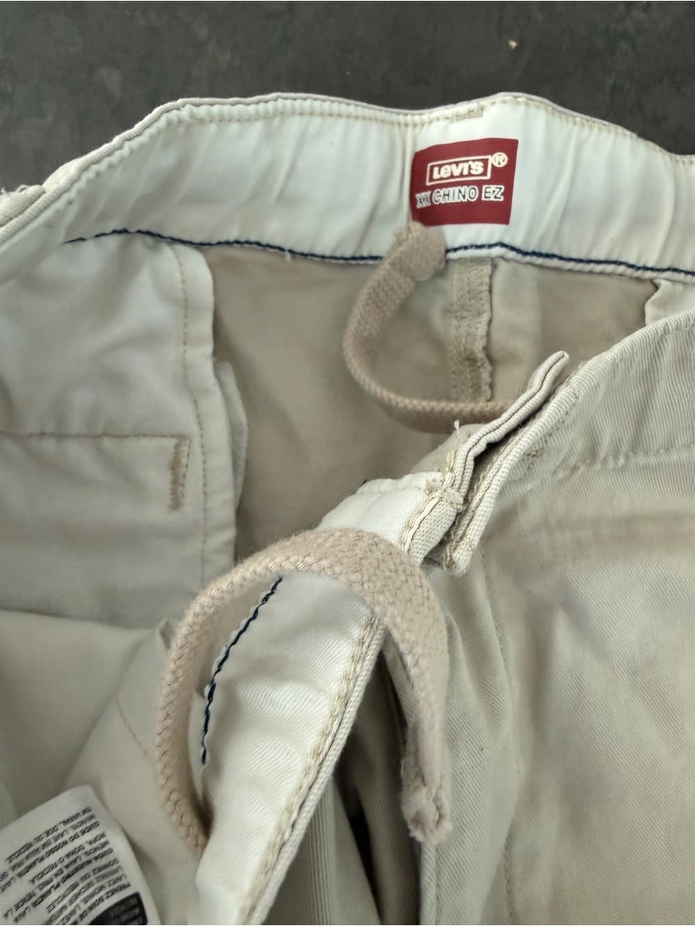 Levi's Men's Casual Khaki Shorts Size XL - Thumbnail 5