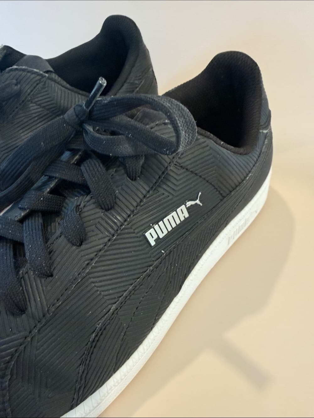Puma Men's Black Textured Low-Top Sneakers with White Sole - Thumbnail 2