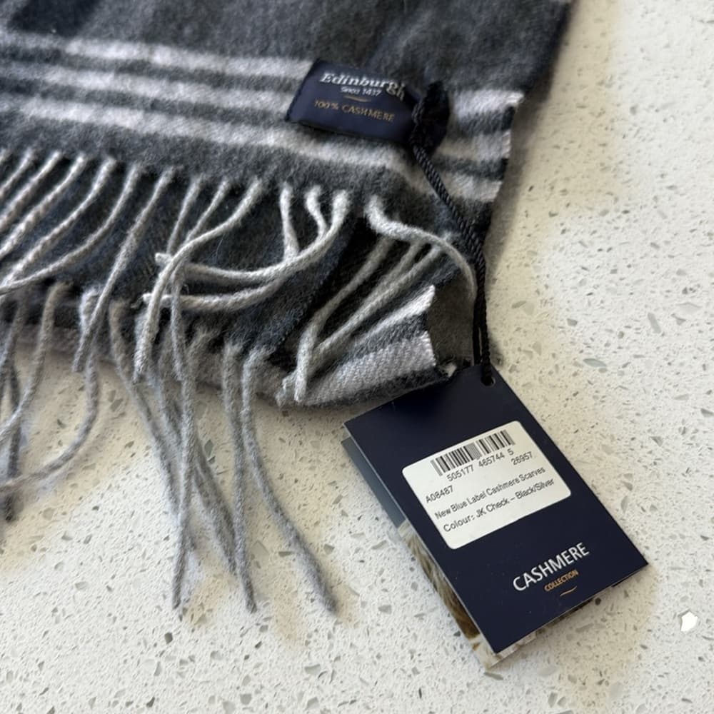 Edinburgh 100% Cashmere Scarf in Black/Gray - Thumbnail 2