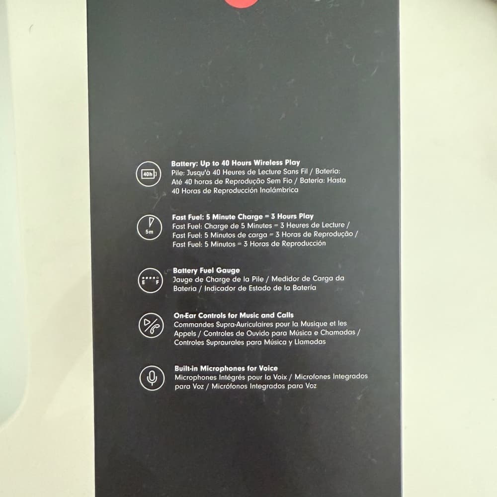 Beats Solo3 Wireless Headphones - Black - Thumbnail 3