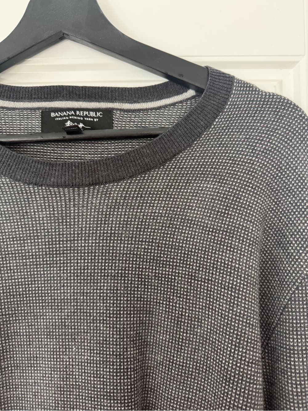 Banana Republic Men's Gray Textured Crewneck Merino Wool Sweater - Thumbnail 2