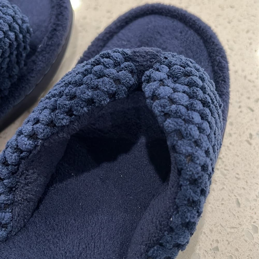 Women’s Memory Foam Sandals in Navy - Thumbnail 2