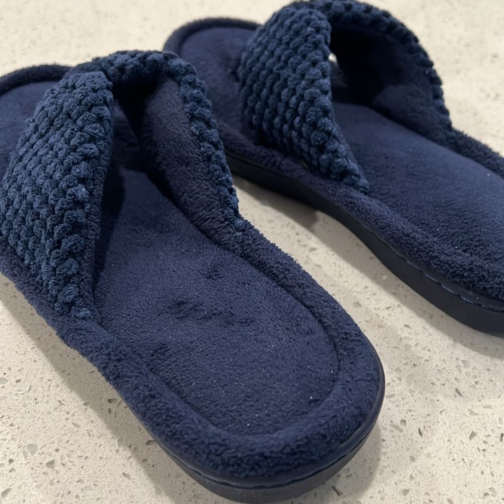 Women’s Memory Foam Sandals in Navy - Thumbnail 3