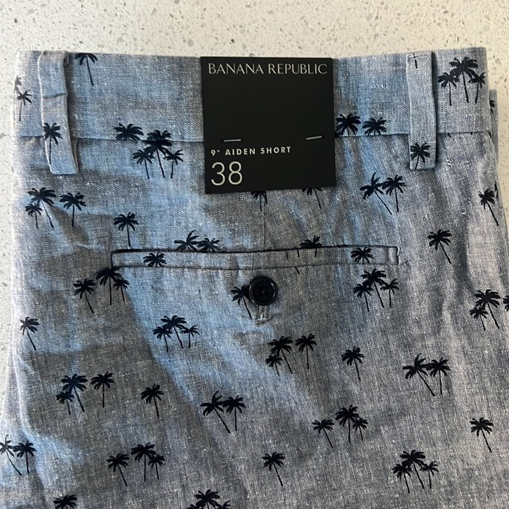 Banana Republic 9” Aiden Shorts New - Thumbnail 2