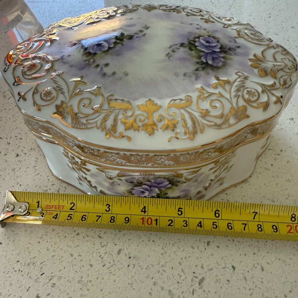 Porcelain Jewelry Box with Purple Roses and Gold Trim - Thumbnail 11