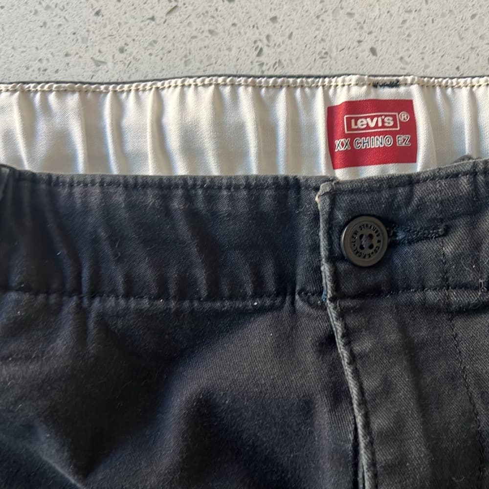 Levi’s Men’s Drawstring Shorts in Black - Thumbnail 2