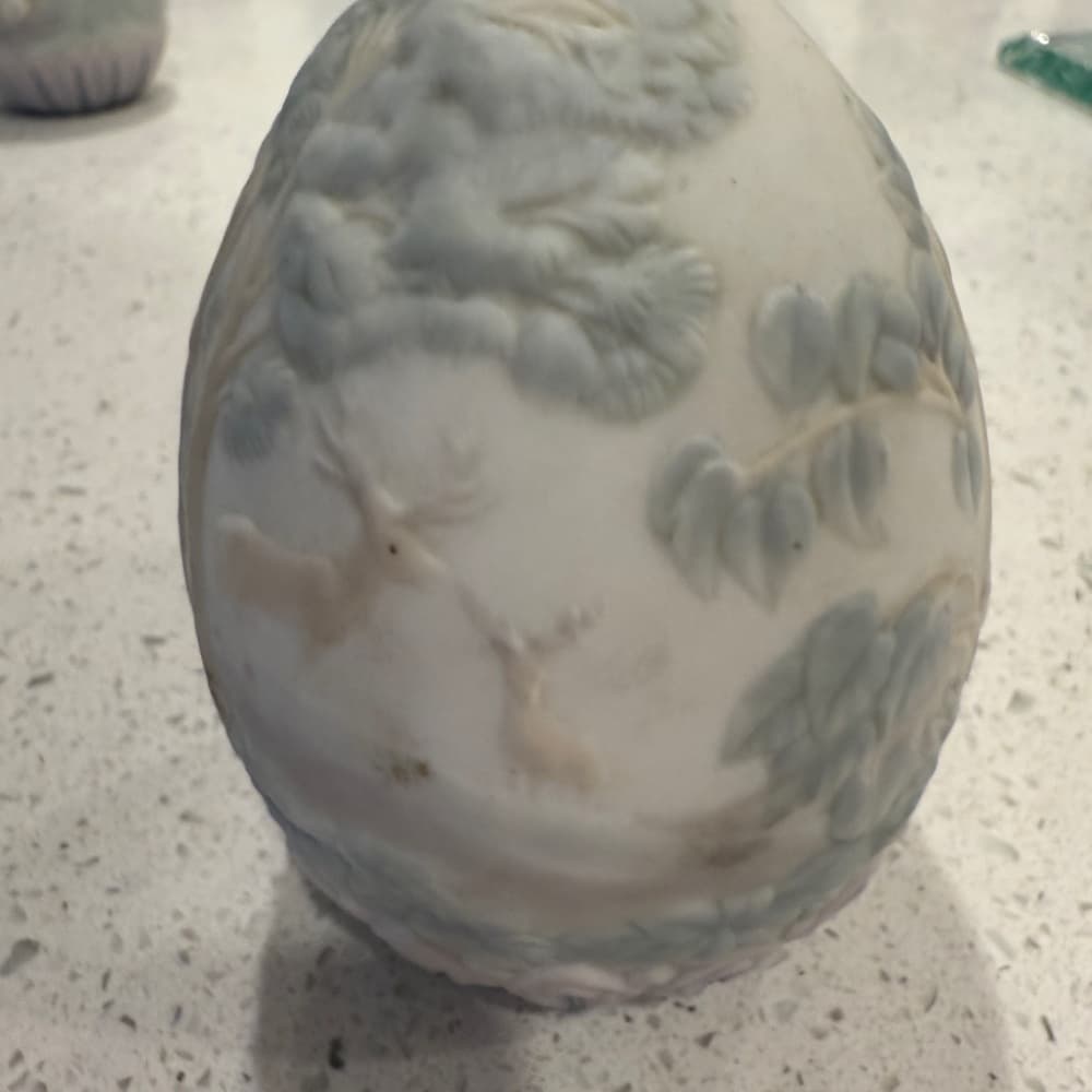 Lladro Ceramic Deer Egg Sculpture in Cream and White 1996 - Thumbnail 2