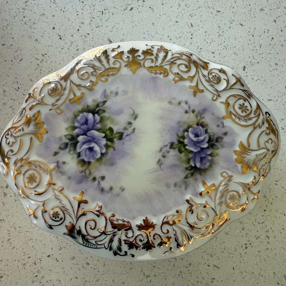 Porcelain Jewelry Box with Purple Roses and Gold Trim - Thumbnail 10