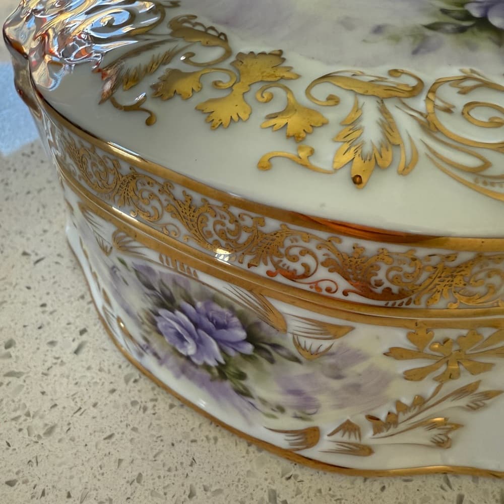 Porcelain Jewelry Box with Purple Roses and Gold Trim - Thumbnail 6