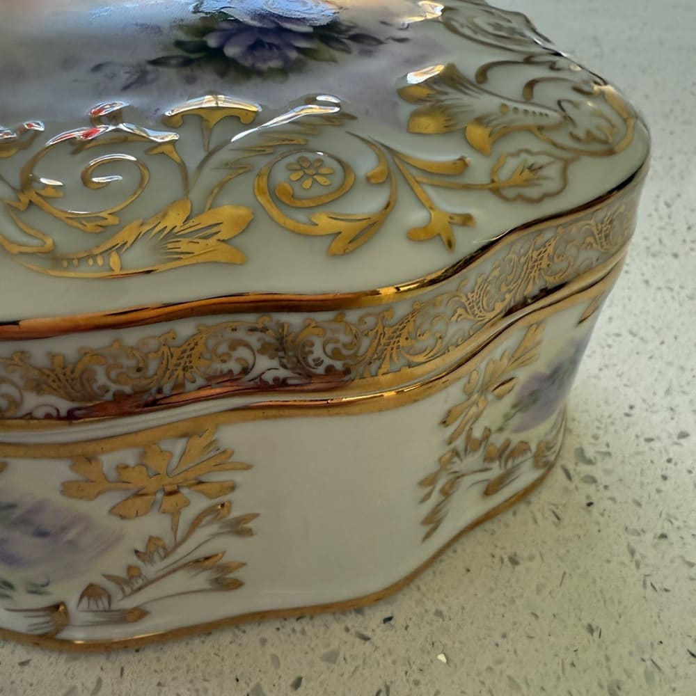Porcelain Jewelry Box with Purple Roses and Gold Trim - Thumbnail 4