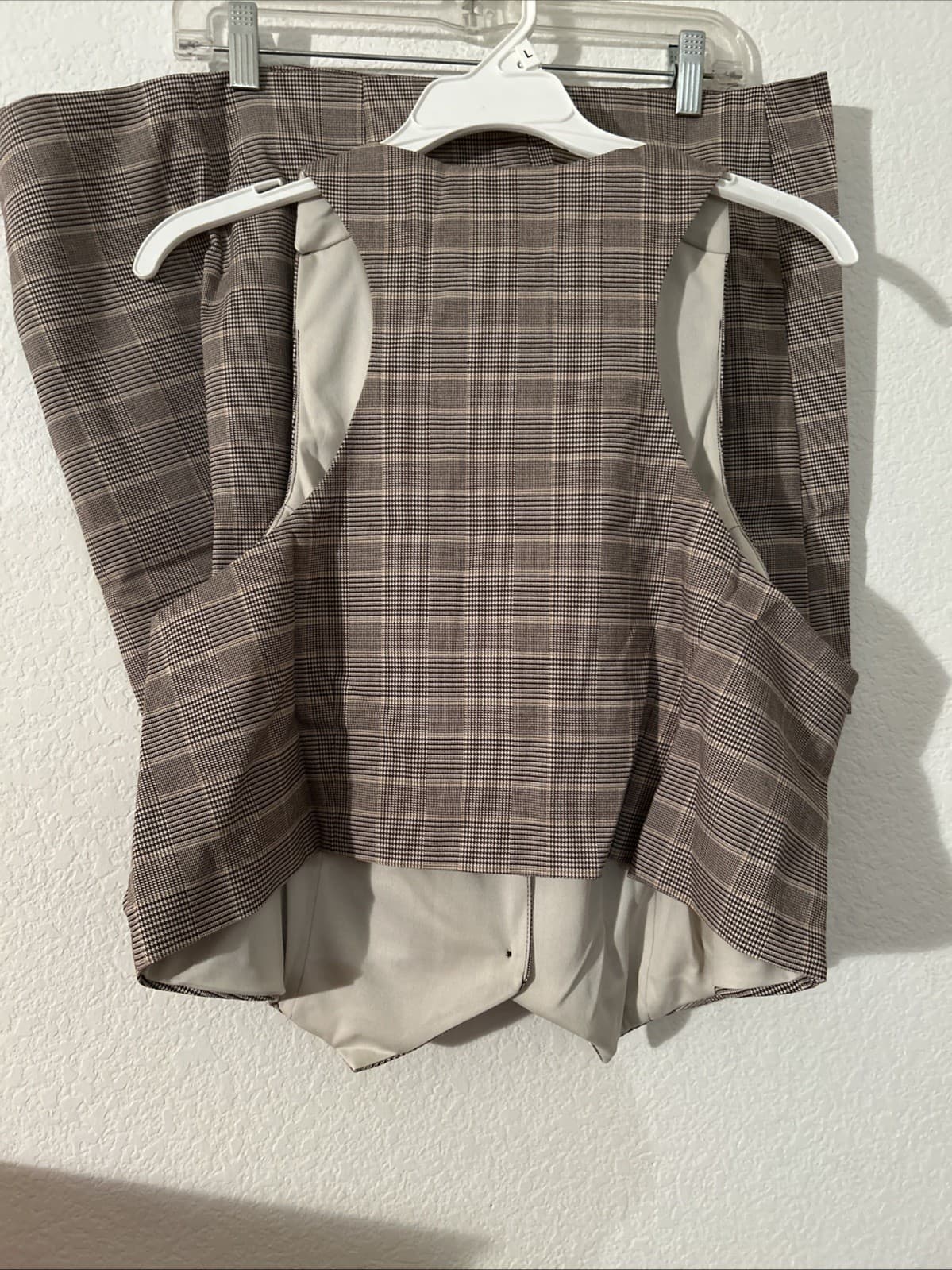 Women’s 2XL (20) 2 Piece Warm Chocolate Vest Skirt Set NWT No Boundaries - Thumbnail 5
