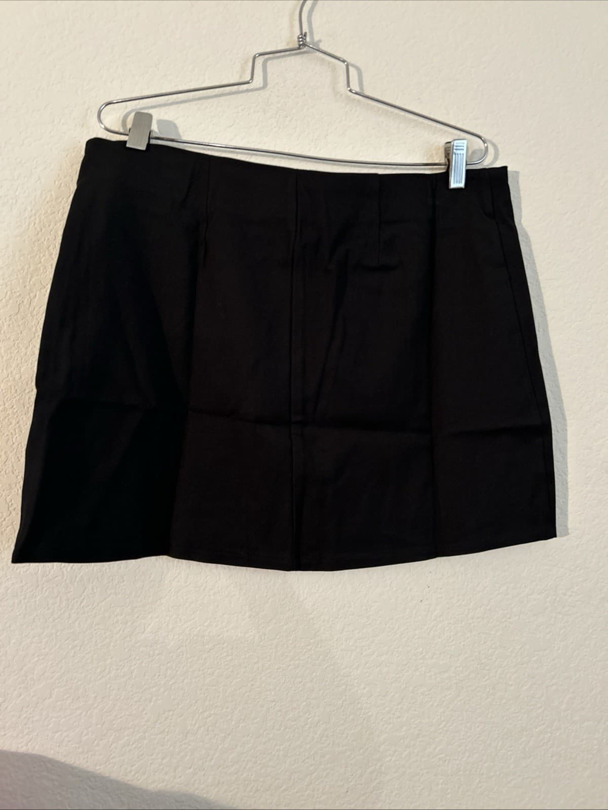Women’s Medium 2 Piece Black Vest Skirt Set Black NWT No Boundaries - Thumbnail 4