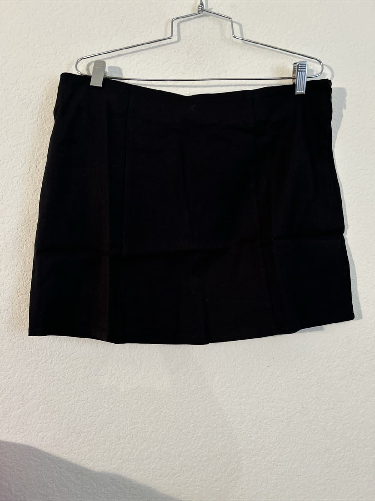 Women’s Medium 2 Piece Black Vest Skirt Set Black NWT No Boundaries - Thumbnail 3