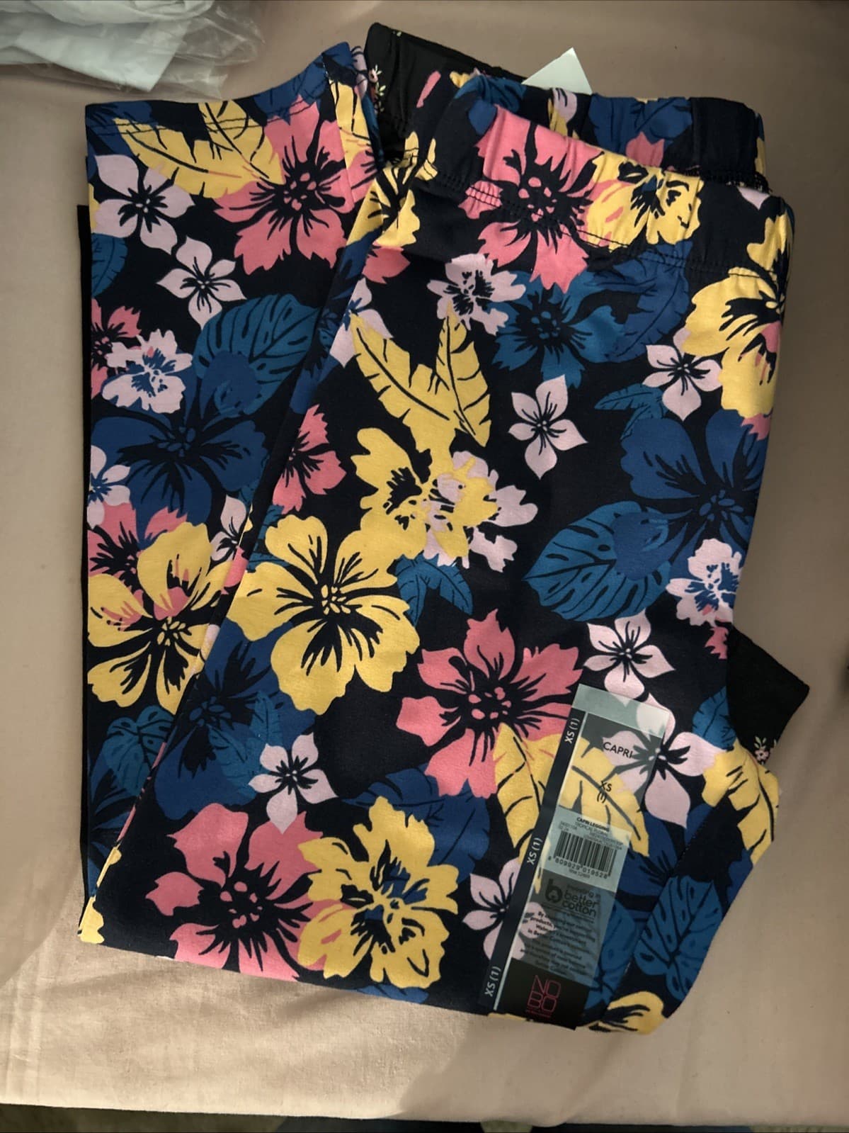 Girls 3 Pack Capris NWT Size XS (1) No Boundaries - Thumbnail 3