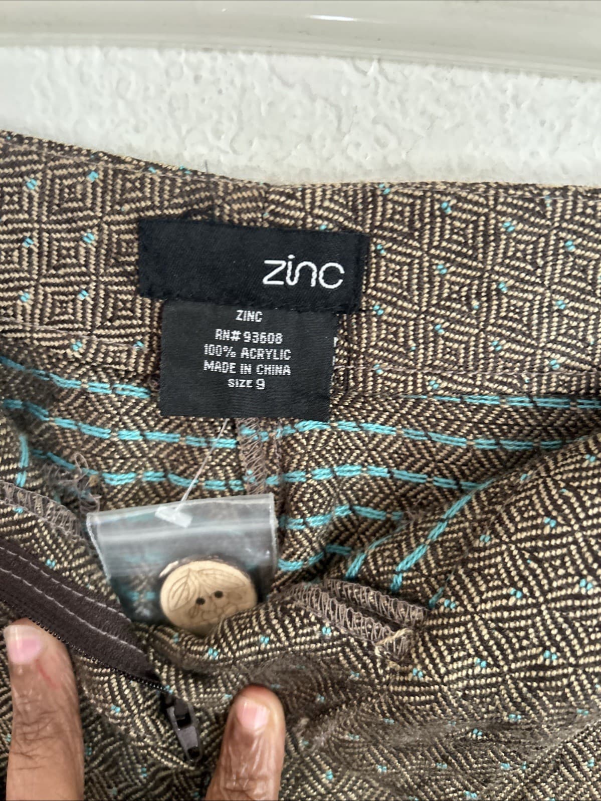 Women’s Zinc Shorts NWT Size 9 - Thumbnail 2
