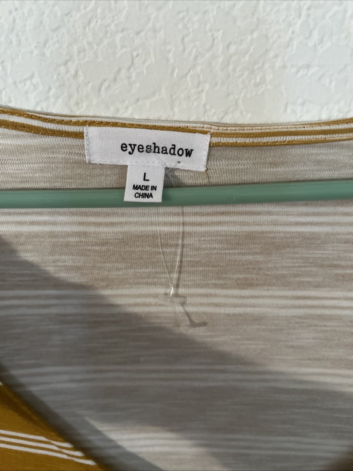 Women’s Large Top Gold Color Nwot Eye Shadow - Thumbnail 2