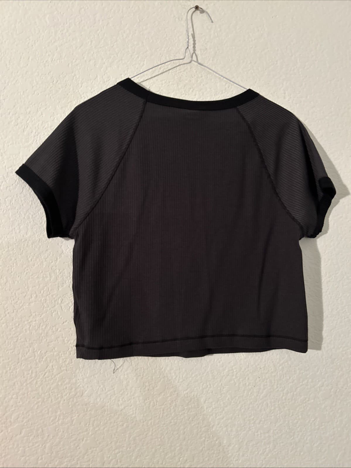Wild Fable Womens T-Shirt Cropped Short Sleeve Grey Trimmed In Black Size Large - Thumbnail 3