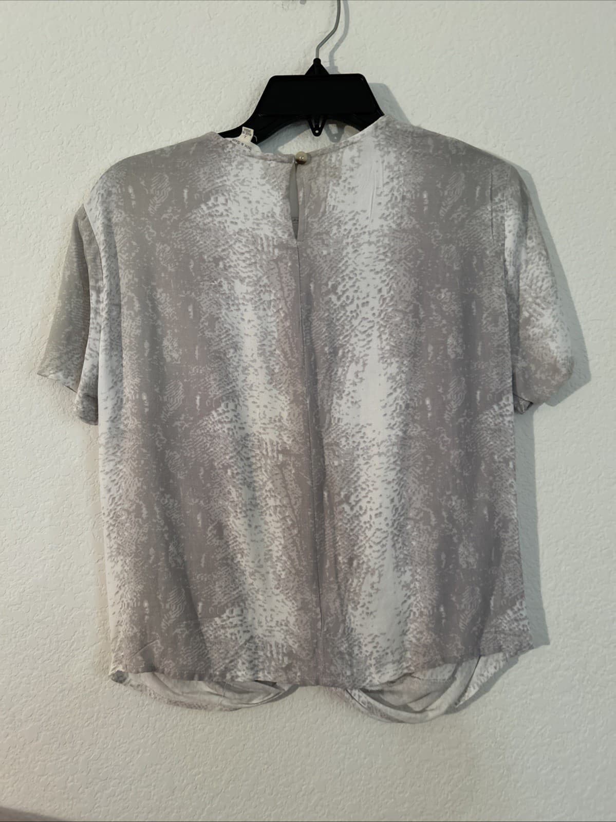 Women’s Gray Top Sim & Sam Nwot Large - Thumbnail 2