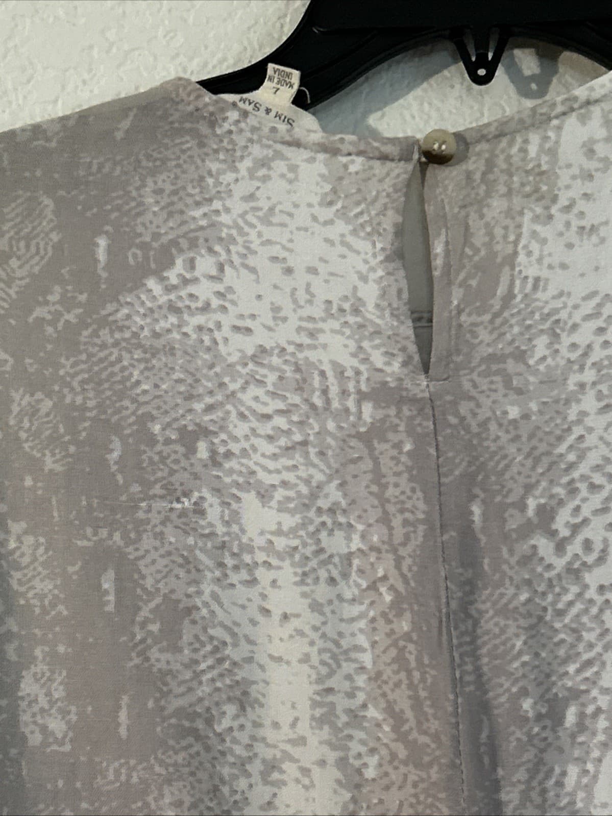 Women’s Gray Top Sim & Sam Nwot Large - Thumbnail 3