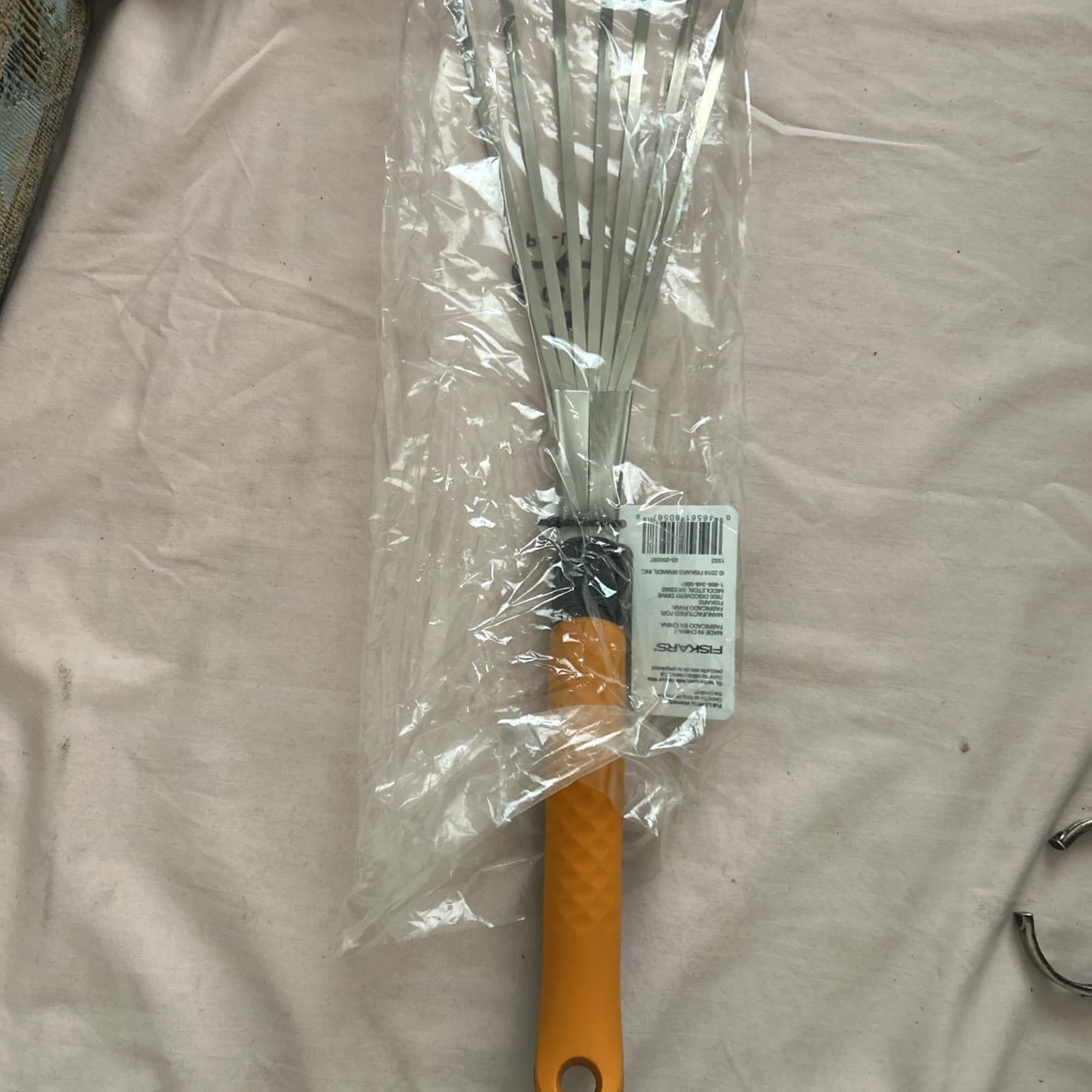 Xact Hand Rake, Heavy Duty Gardening Hand Tool with Ergonomic Handle and Hanging - Thumbnail 3