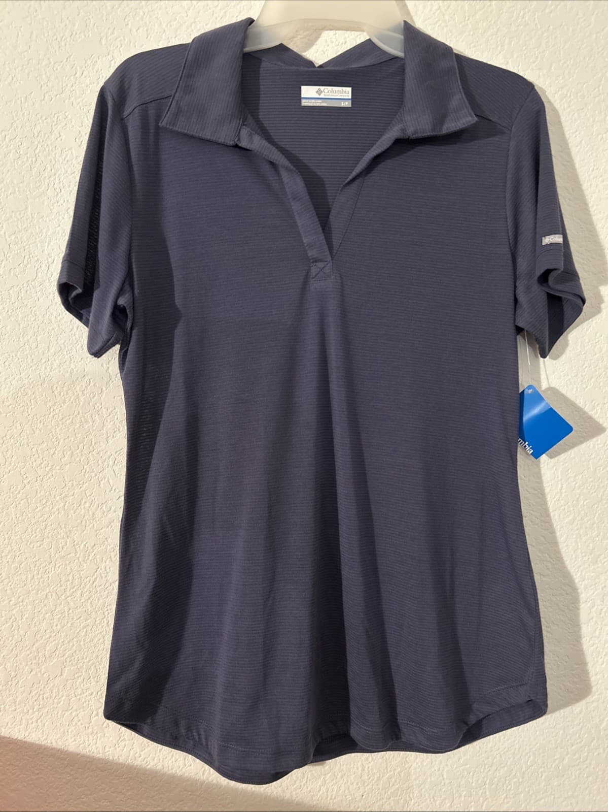 Women’s small Columbia polo shirt Blue NWT - Thumbnail 2