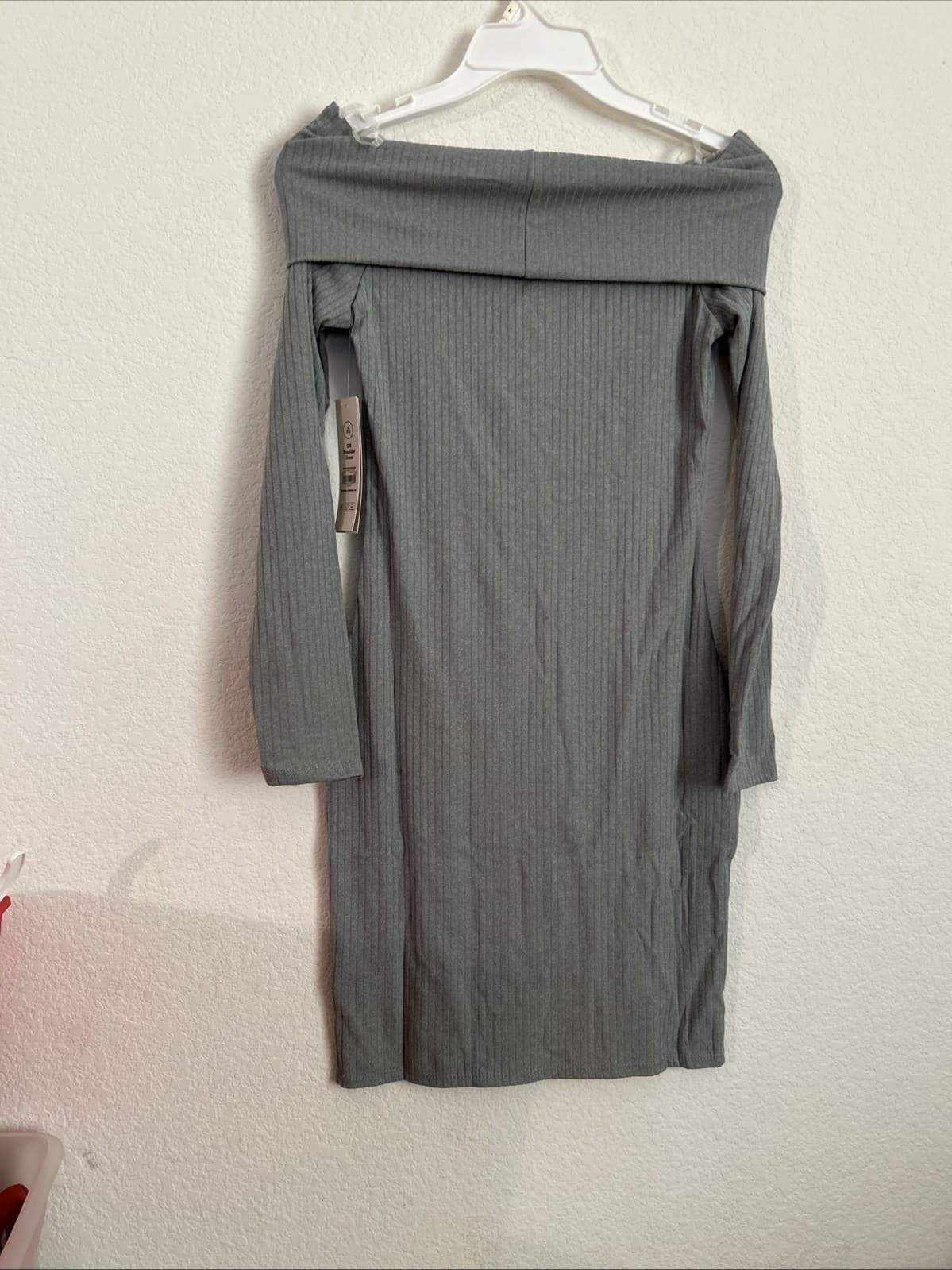 Women’s Off Shoulder Dress NWT No Boundaries Medium Grey Stretch - Thumbnail 2