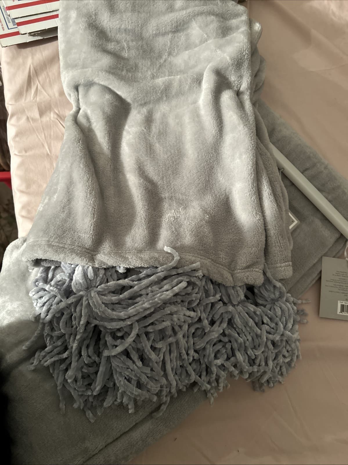 DH dream home tassel throw silver 50 x 70 - Thumbnail 2