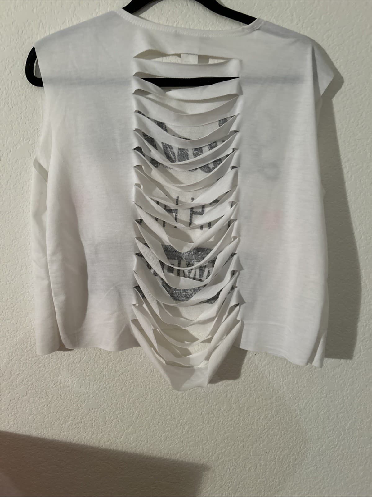 Women’s Medium White Top Cleo Apparel Lipstick High Hells And Champagne - Thumbnail 3