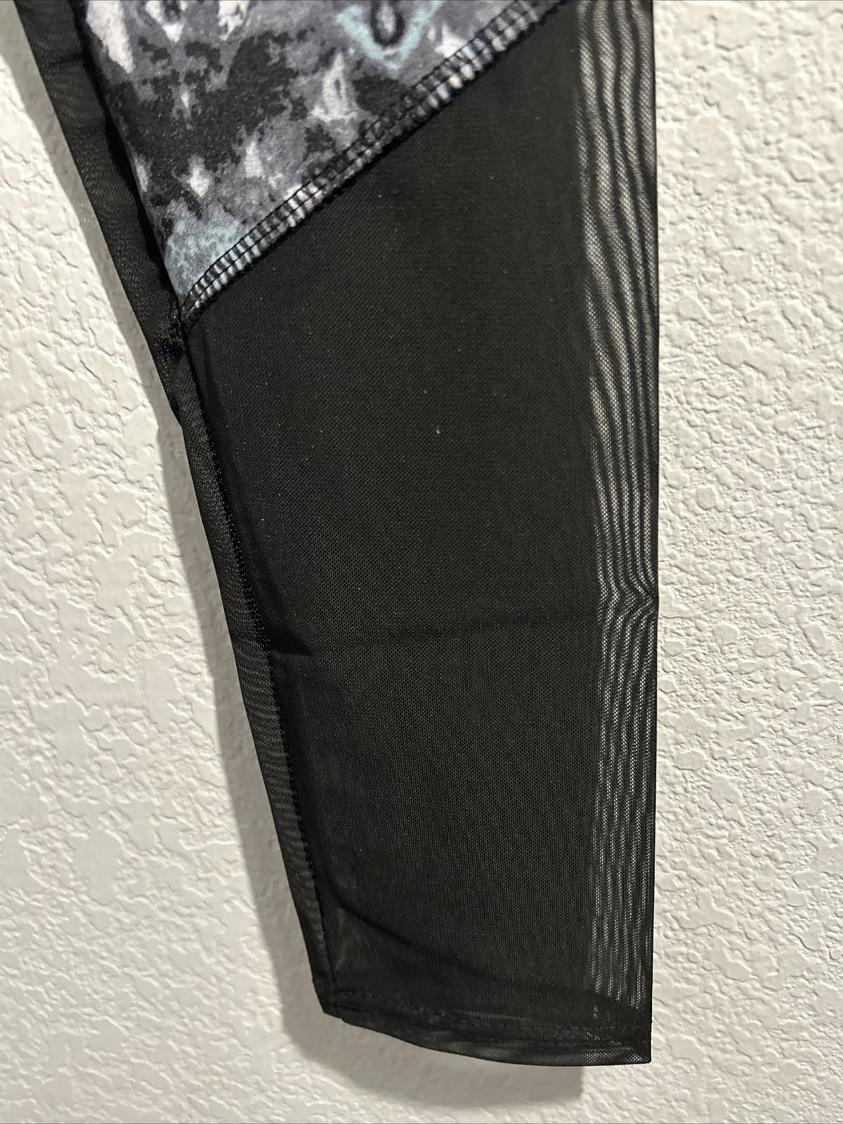 Women’s Odiva One Size Grey Multi color Leggings NWT Women’s Regular - Thumbnail 2