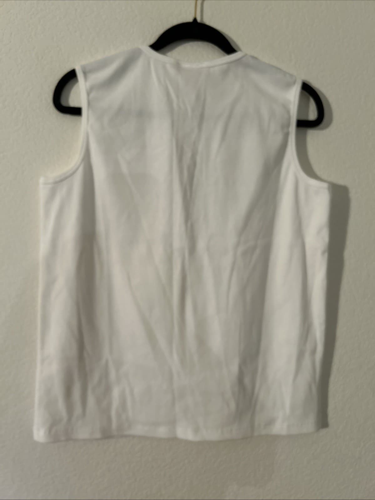 Women’s Large White Top NWT $20 - Thumbnail 3