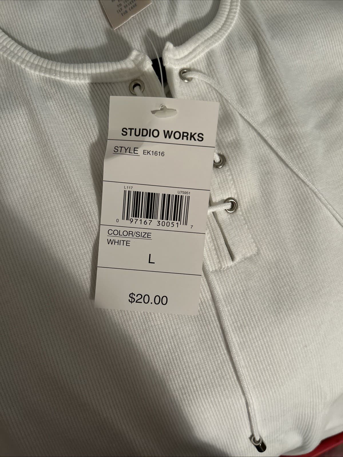 Women’s Large White Top NWT $20 - Thumbnail 5