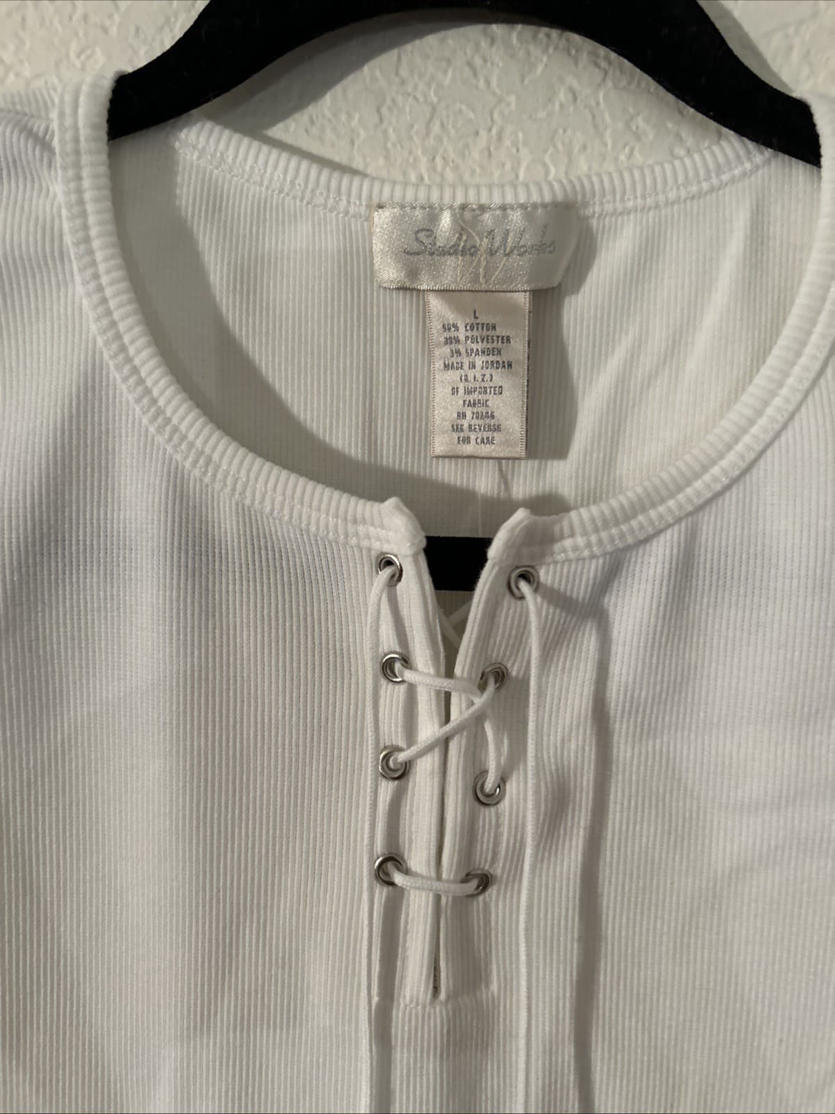 Women’s Large White Top NWT $20 - Thumbnail 2
