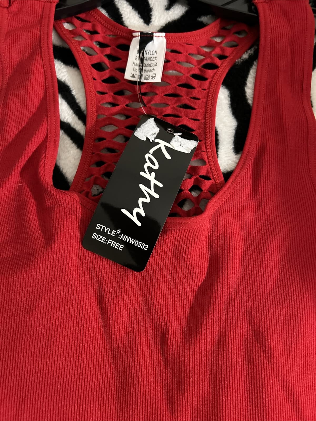 Women’s Red Tank Top NWT Kathy One Size - Thumbnail 3