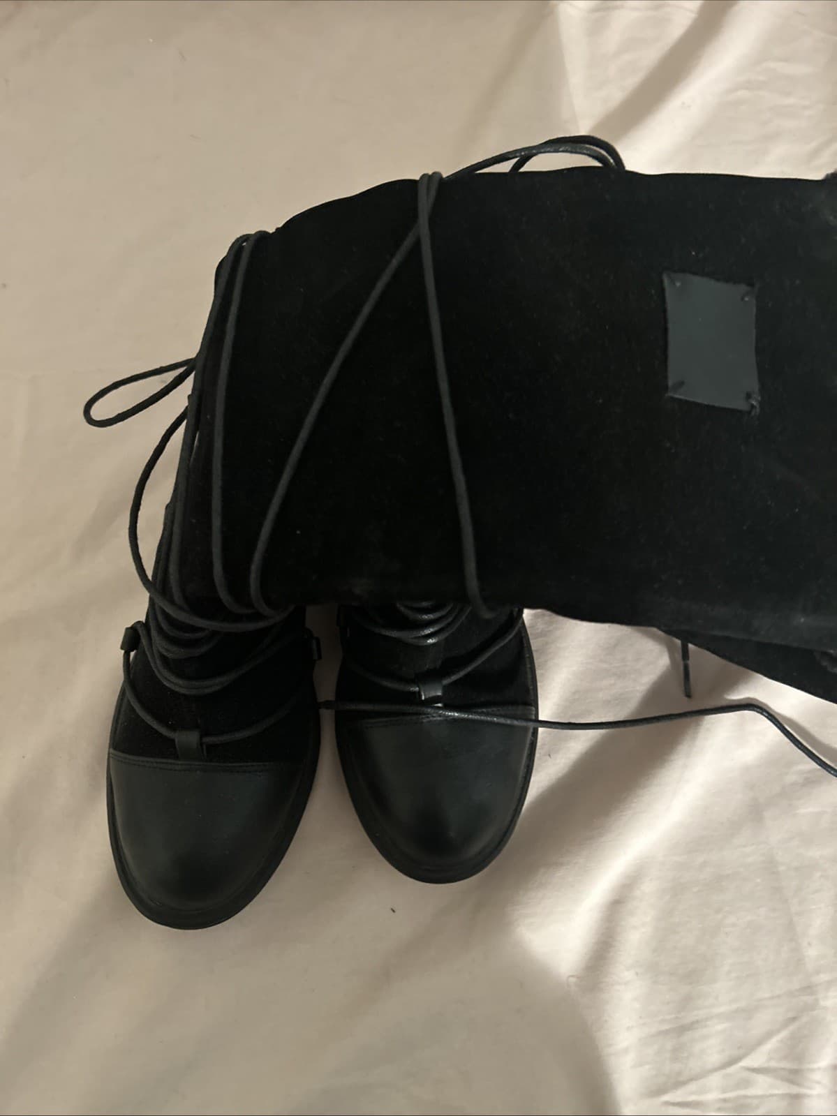Women’s size 6 black boots new - Thumbnail 2