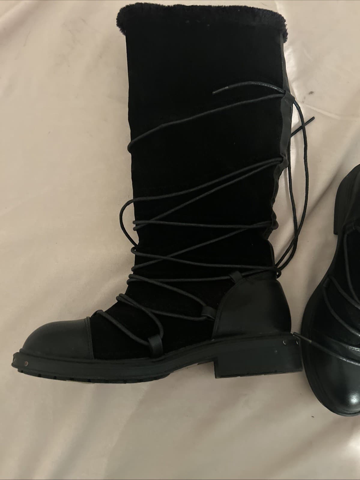Women’s size 6 black boots new - Thumbnail 3