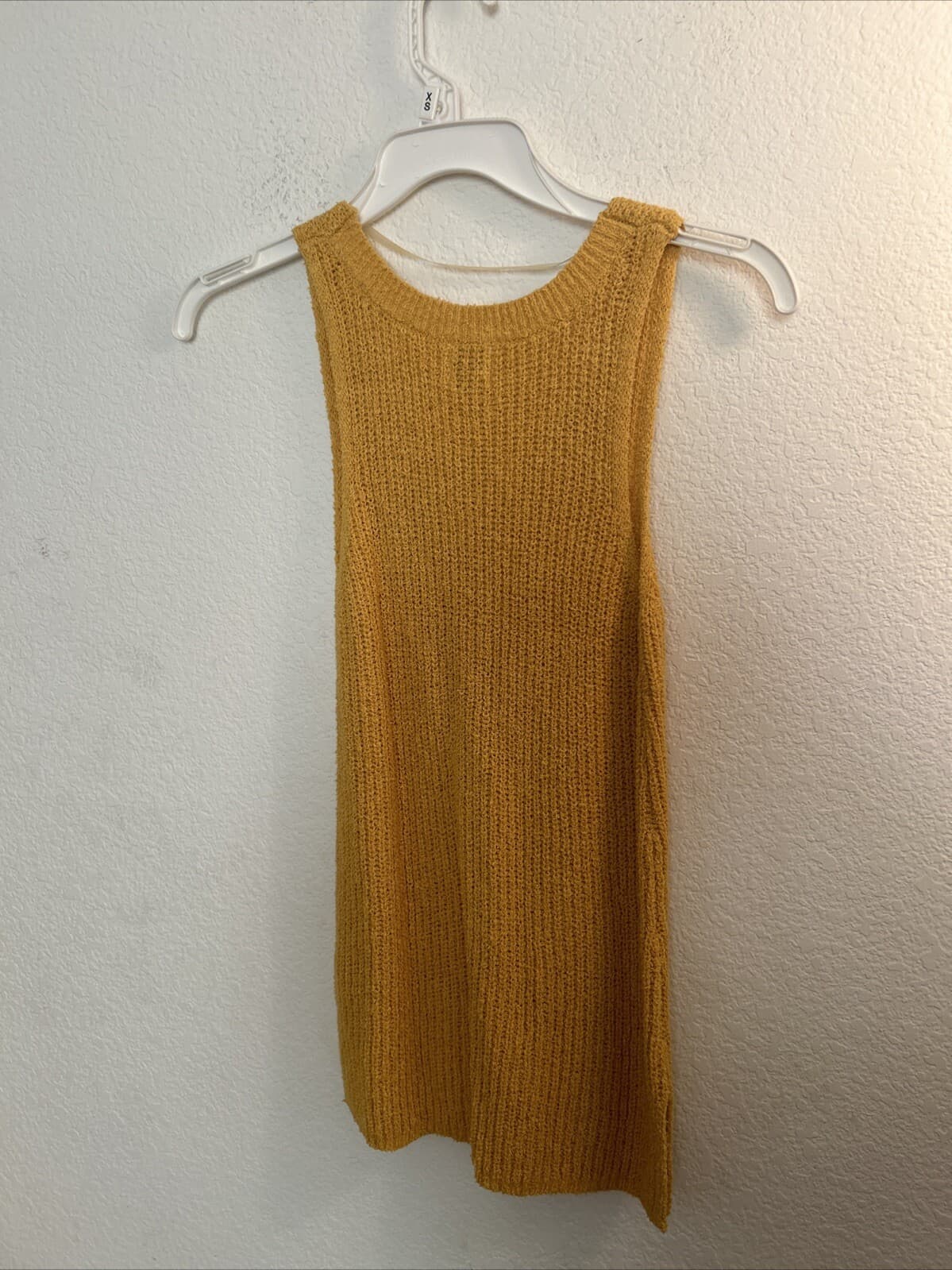 Lot Of 2 Women’s Sleeveless Tank Tops Sz XS NWT And NWOT - Thumbnail 3