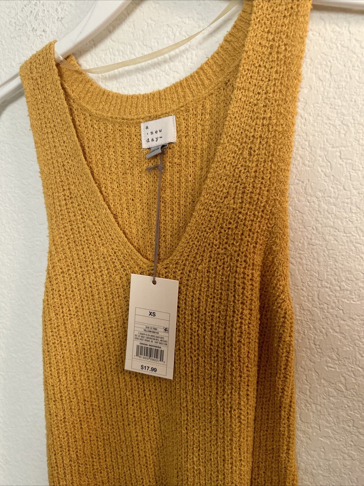 Lot Of 2 Women’s Sleeveless Tank Tops Sz XS NWT And NWOT - Thumbnail 2