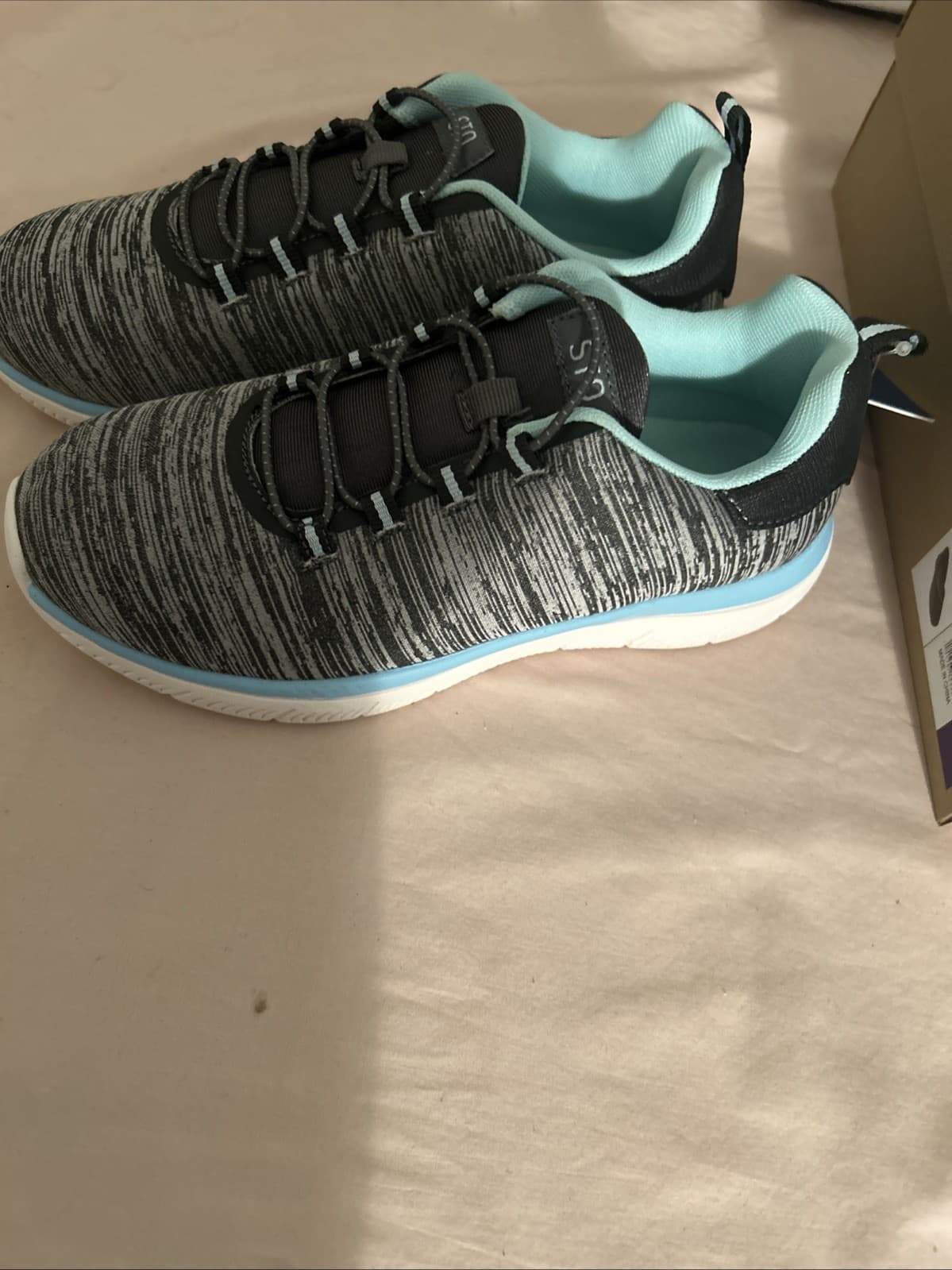 Girls Stq Shoes Athletics New 6.5 - Thumbnail 2