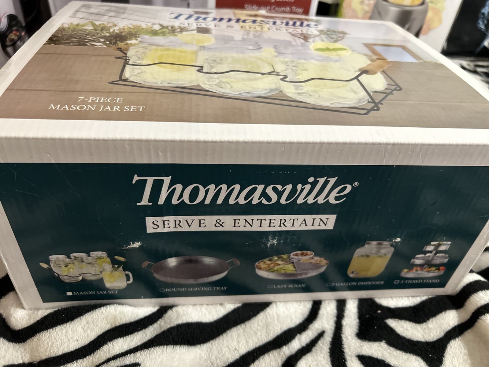 Thomasville Serve and Entertain 7 Piece Mason Jar Mug Glasses Set With Caddy NEW - Thumbnail 2