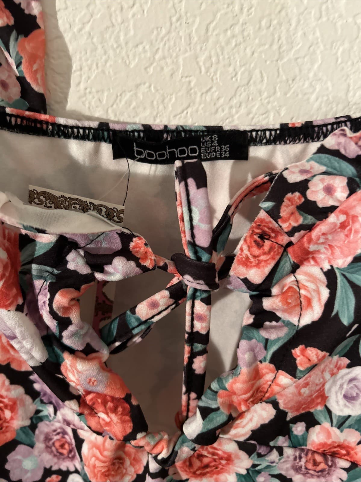 Floral Boohoo Size 4 Women’s Romper NWT - Thumbnail 2