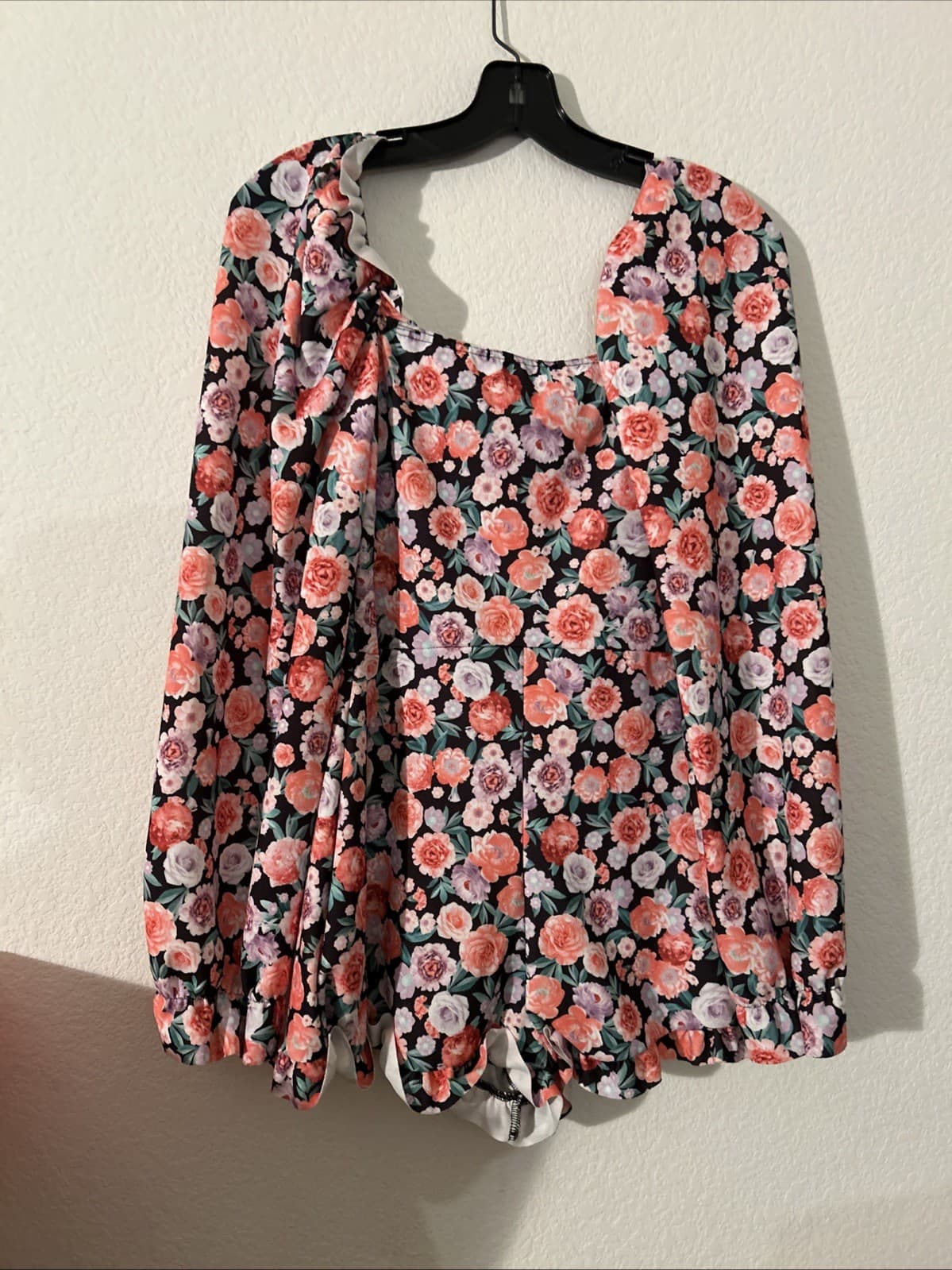 Floral Boohoo Size 4 Women’s Romper NWT - Thumbnail 4