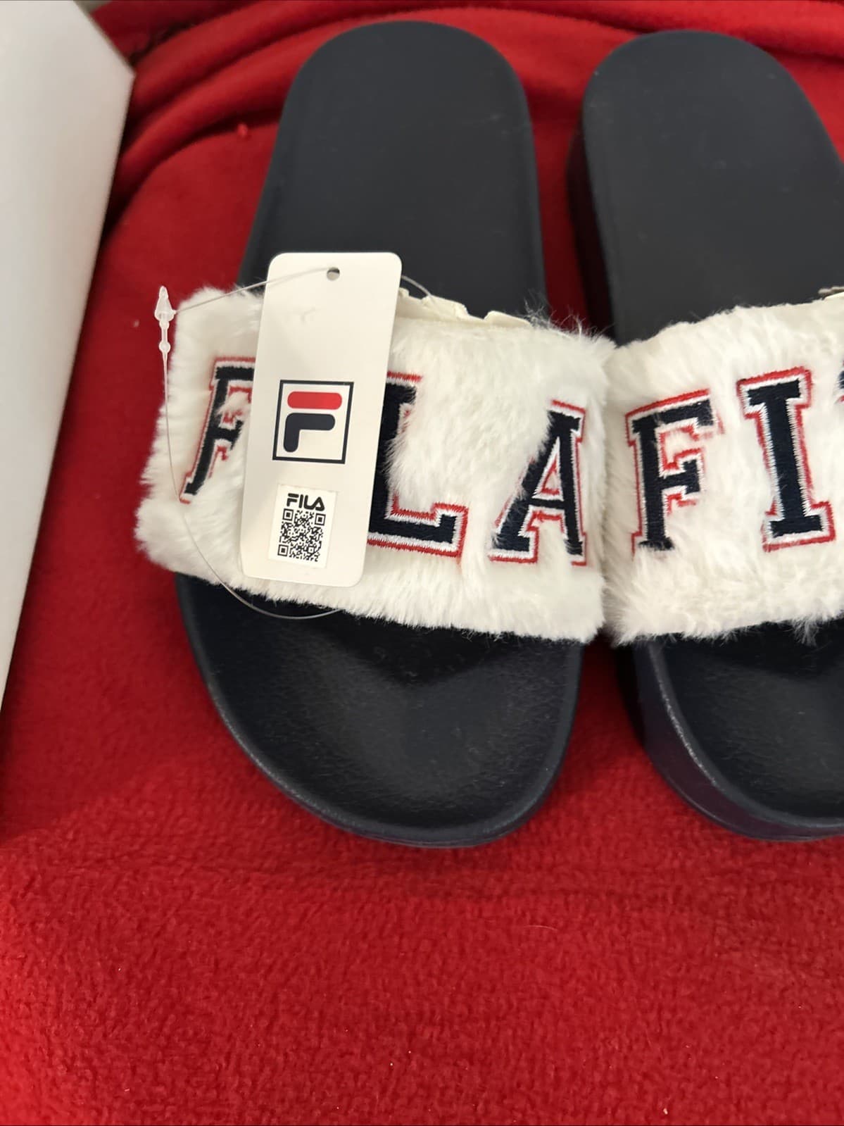 Youth Fila Slides Size 5 New - Thumbnail 3