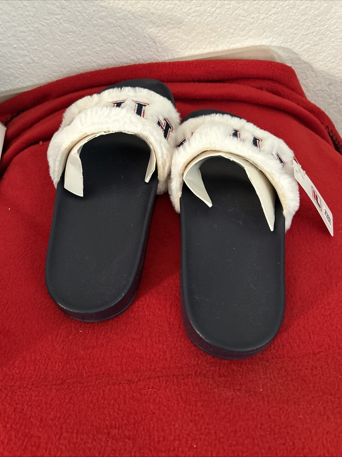 Youth Fila Slides Size 5 New - Thumbnail 4