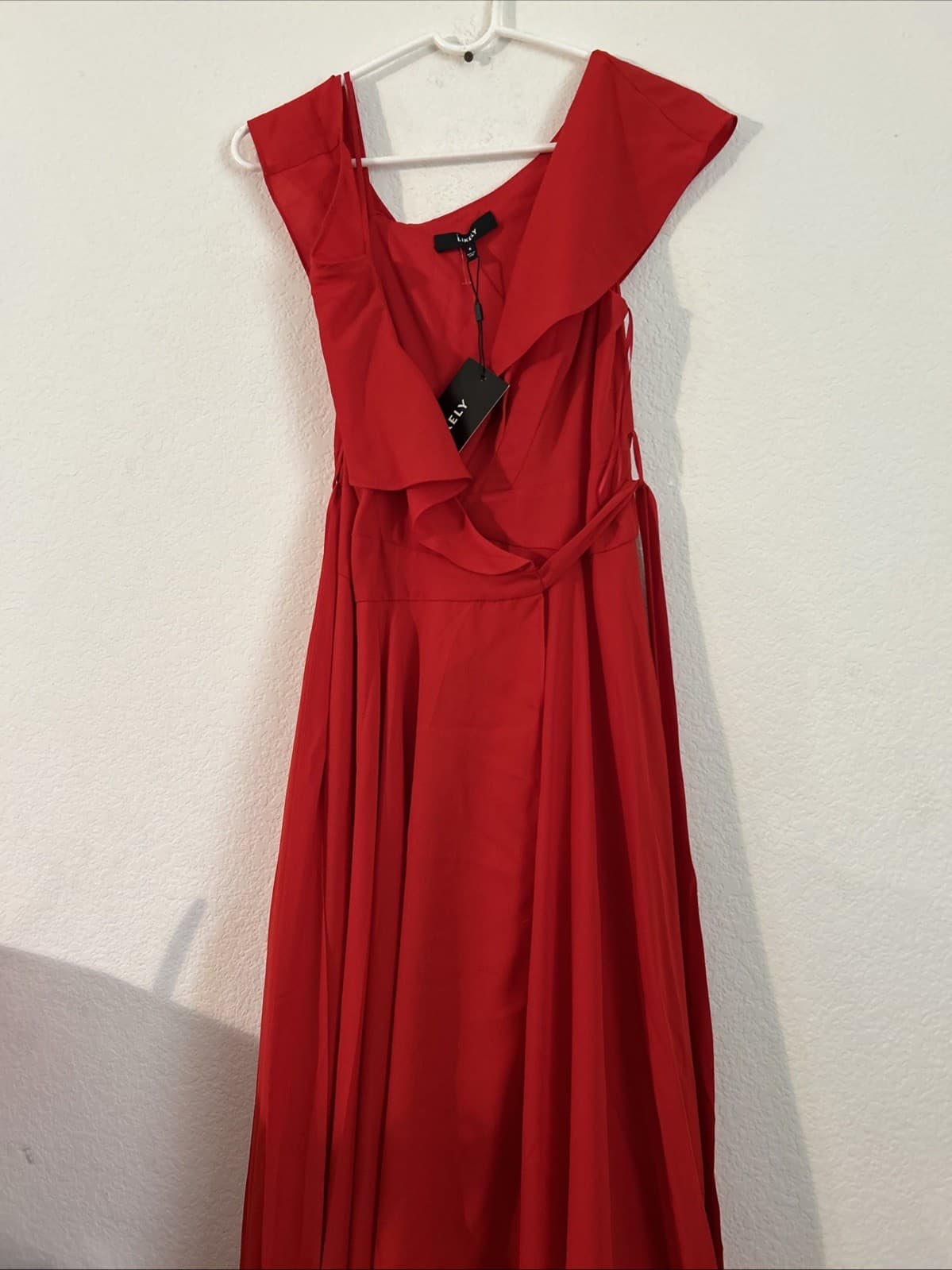 Women’s Leilani Gown Size 4 NWT Color SCR Likely