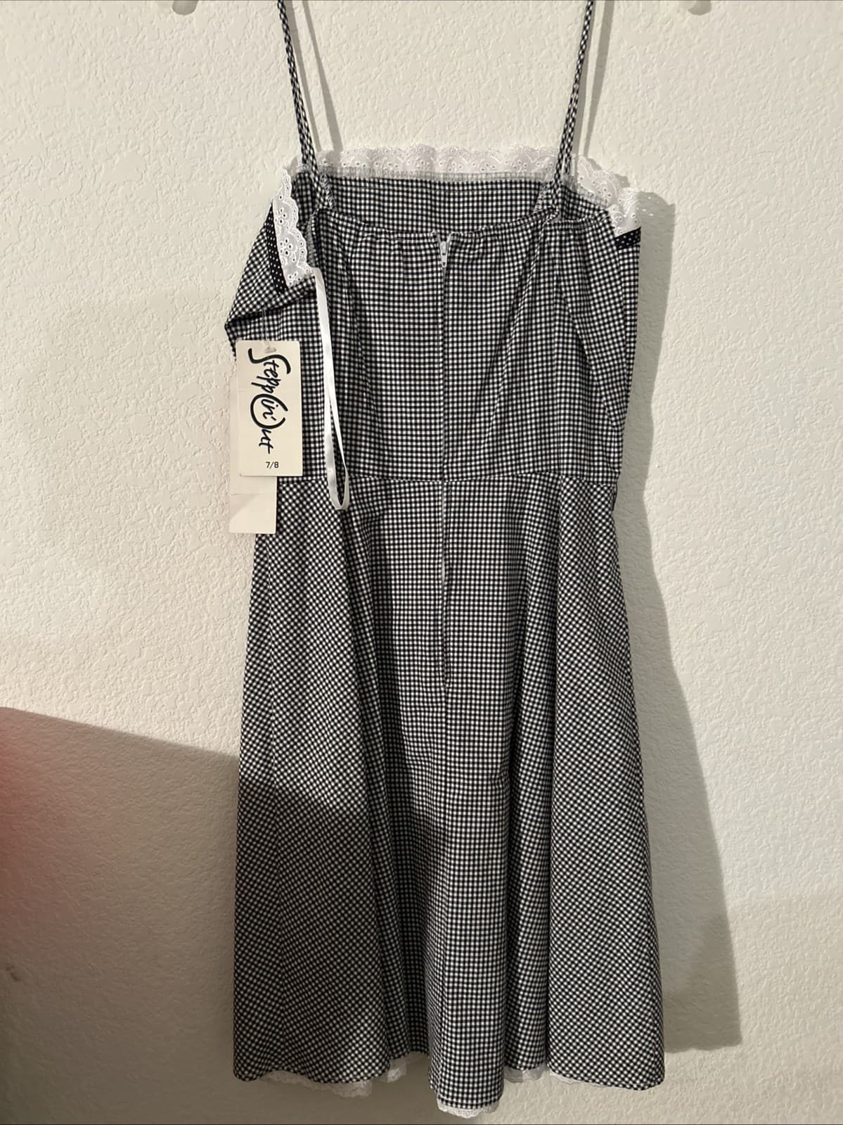 Women’s Size 7 Dress NWT - Thumbnail 3