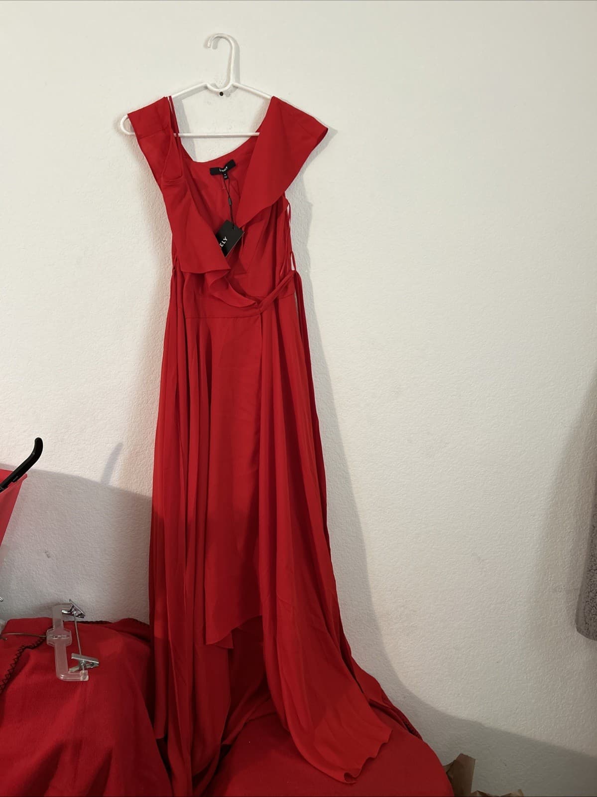Women’s Leilani Gown Size 4 NWT Color SCR Likely - Thumbnail 2
